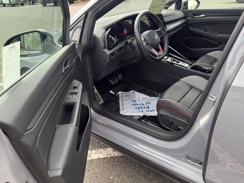 Used 2023 Volkswagen GTI SE FWD image 5