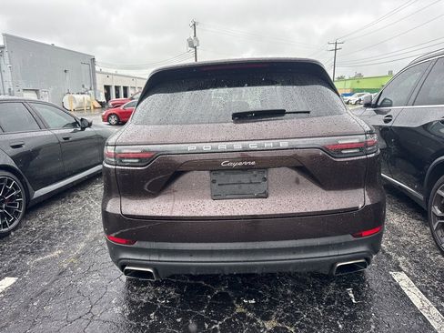 Used 2022 Porsche Cayenne AWD/4WD image 3