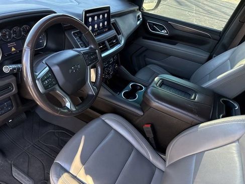 Used 2021 Chevrolet Tahoe Z71 w/ Z71 Signature Package image 9