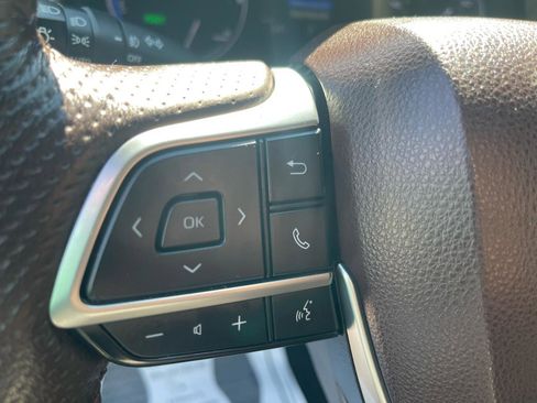 Used 2022 Toyota Sienna Platinum w/ Protection Package (TMS) image 15