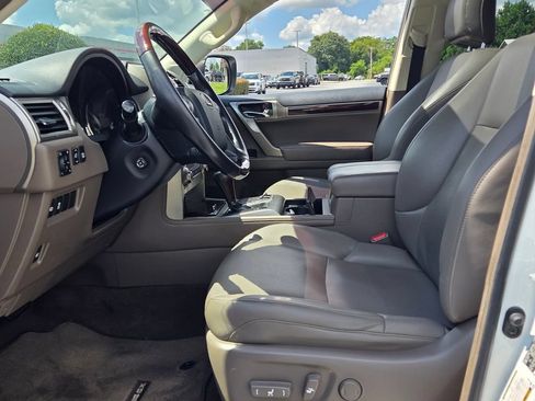 Used 2019 Lexus GX 460 Premium AWD/4WD image 5