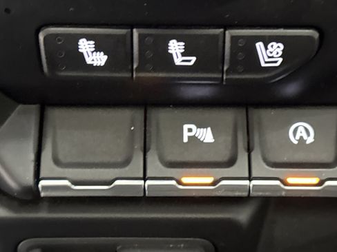 Used 2019 Chevrolet Silverado 1500 High Country w/ Z71 Off-Road Package image 41