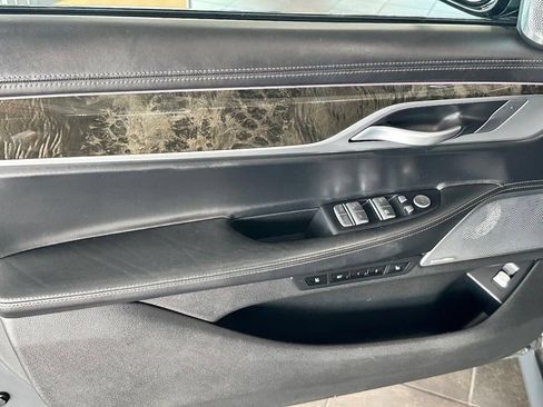 Used 2022 BMW 750Li xDrive AWD/4WD image 20