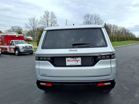 New 2026 Jeep Grand Wagoneer Limited AWD/4WD image 4