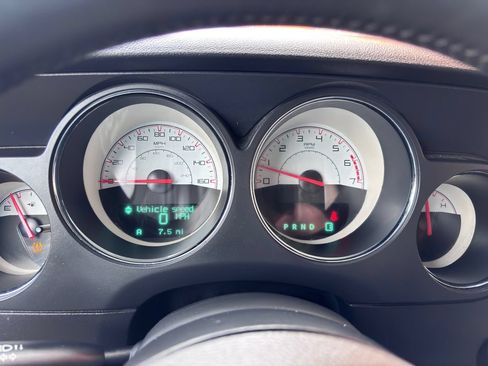 Used 2014 Dodge Challenger R/T RWD image 18
