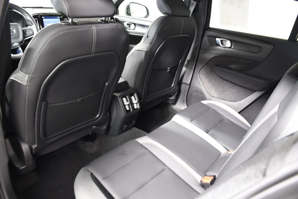 Used 2023 Volvo C40 Recharge Core AWD/4WD image 27
