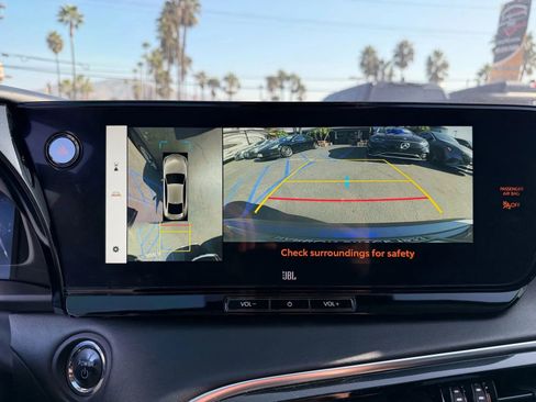 Used 2023 Toyota Mirai w/ Advanced Technology Package RWD image 18
