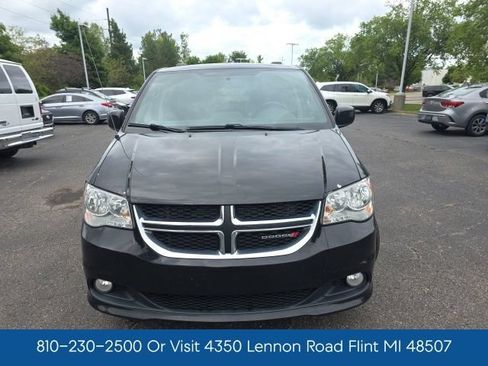 Used 2018 Dodge Grand Caravan SXT FWD image 2