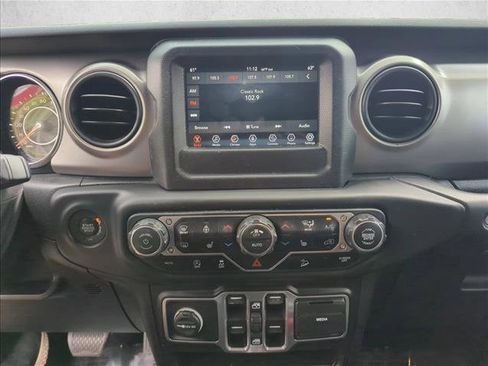 Used 2018 Jeep Wrangler Unlimited Sport S AWD/4WD image 16