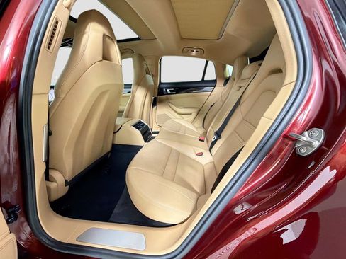 Used 2021 Porsche Panamera RWD image 25
