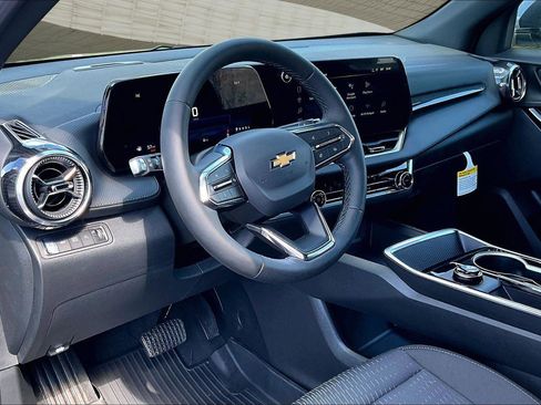 New 2026 Chevrolet Equinox LT AWD/4WD image 8