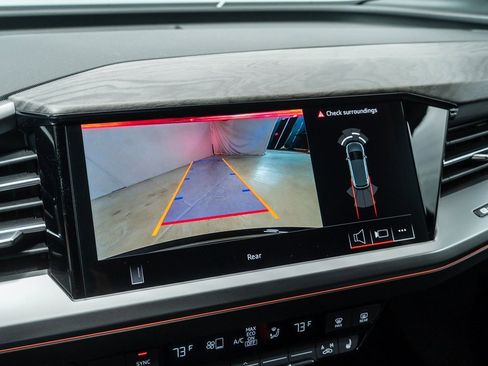 Used 2025 Audi Q4 e-tron Premium Plus w/ Premium Plus image 17