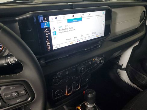 New 2025 Jeep Gladiator Sport image 17