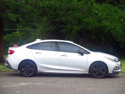 Used 2017 Chevrolet Cruze Premier FWD image 5