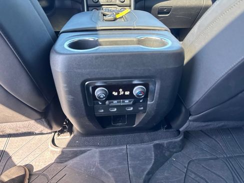Used 2024 Chevrolet Tahoe Z71 w/ Luxury Package AWD/4WD image 23