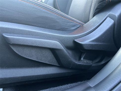 Used 2022 Subaru Crosstrek 2.0i Premium image 12