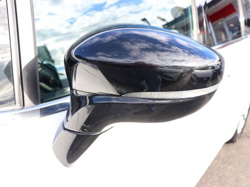 Used 2026 Chrysler Pacifica Limited FWD image 67