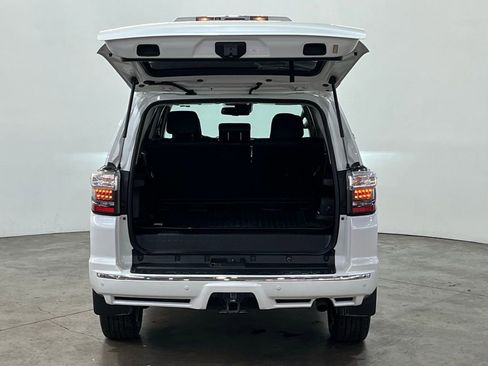 Used 2021 Toyota 4Runner Limited AWD/4WD image 12