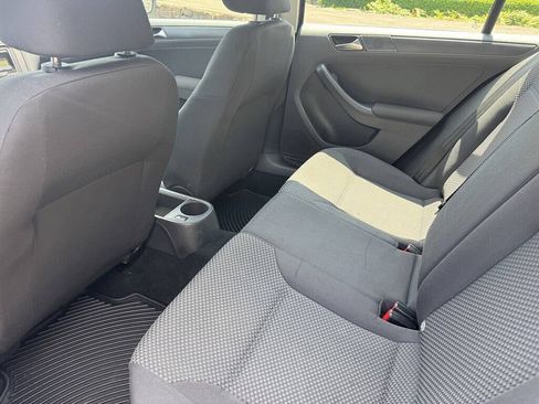 Used 2011 Volkswagen Jetta Sedan FWD image 12