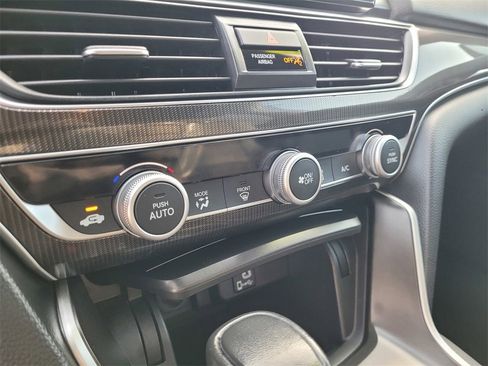 Used 2018 Honda Accord Sport image 15