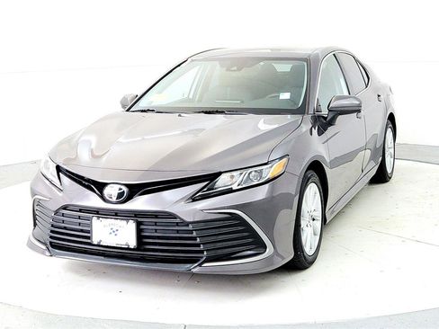 Used 2023 Toyota Camry LE AWD/4WD image 2