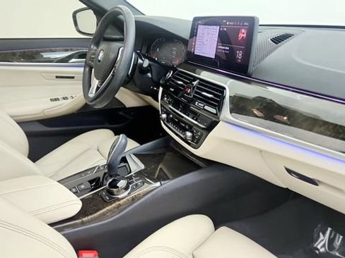 Used 2021 BMW 540i w/ Executive Package RWD image 34