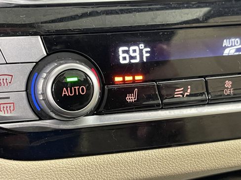 Used 2021 BMW X3 xDrive30e image 31