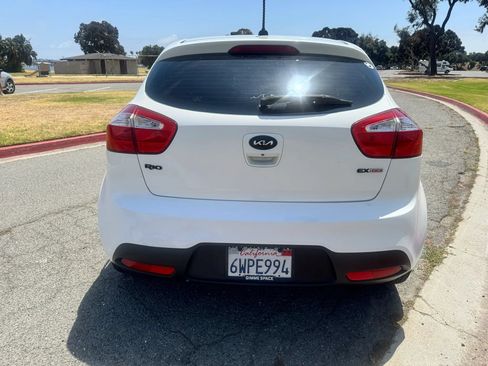 Used 2013 Kia Rio EX w/ Convenience Pkg FWD image 4