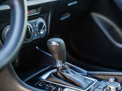 Used 2018 MAZDA MAZDA3 Sport image 21