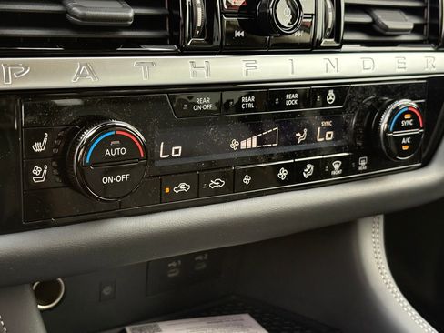 New 2026 Nissan Pathfinder Platinum FWD image 14
