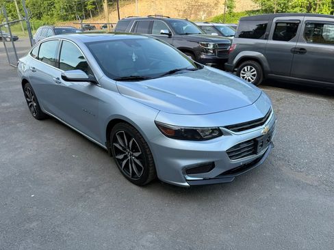 Used 2018 Chevrolet Malibu LT w/ Leather Package FWD image 1