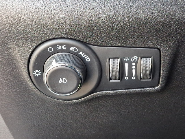 Used 2025 Jeep Compass Limited AWD/4WD image 9