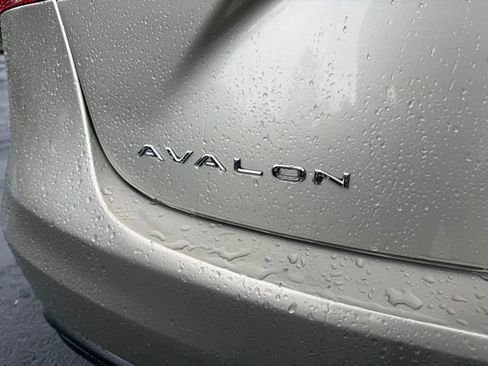 Used 2014 Toyota Avalon XLE FWD image 28