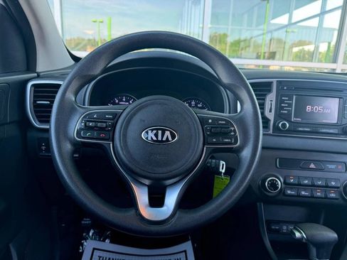 Used 2017 Kia Sportage LX AWD/4WD image 16