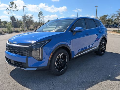 New 2026 Kia Sportage EX FWD image 9