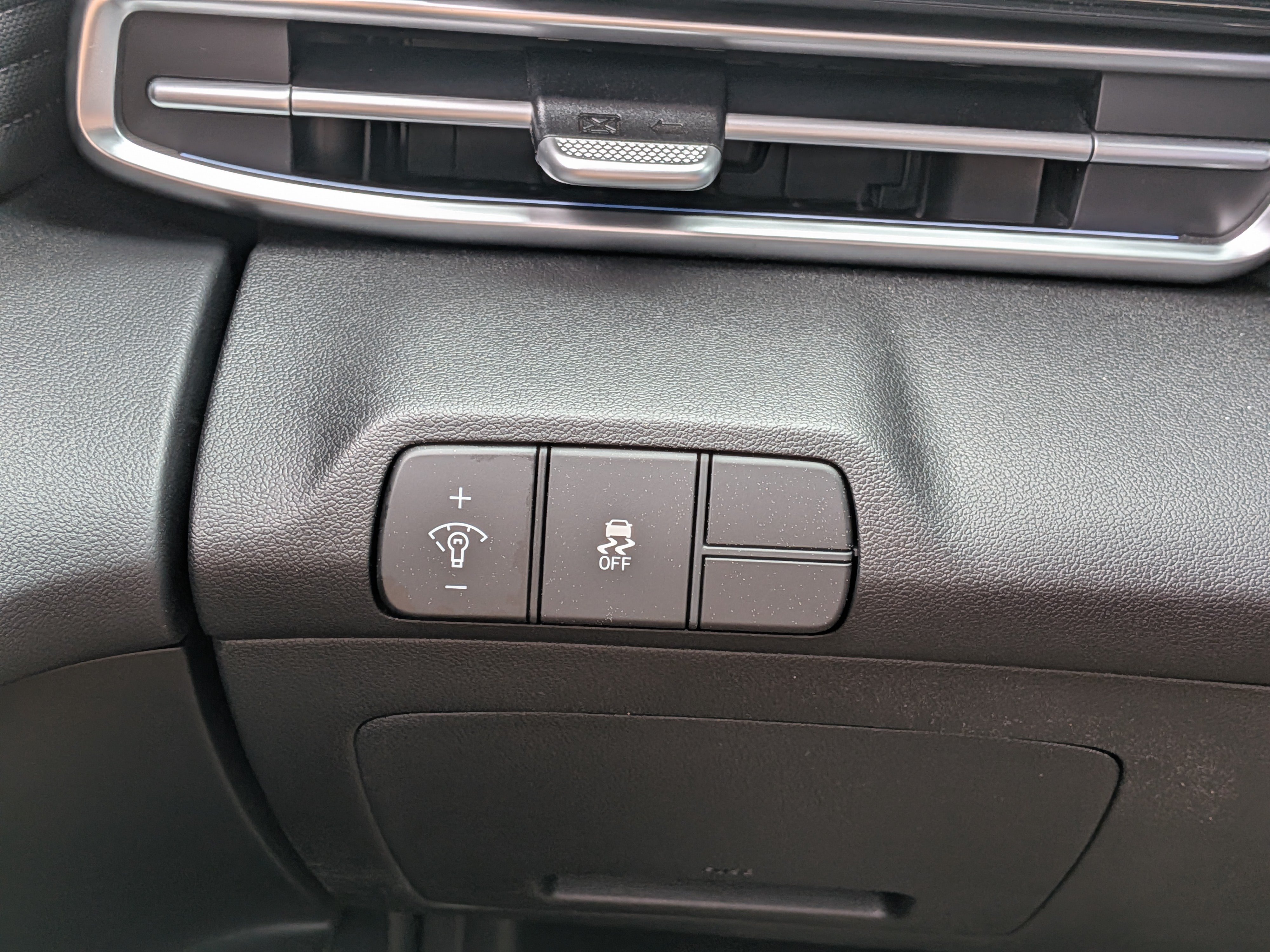 New 2026 Hyundai Elantra Limited FWD image 24