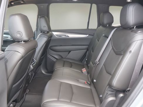Used 2023 Cadillac XT6 Luxury FWD image 12