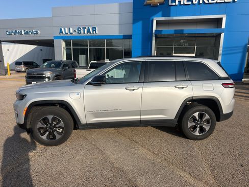 Used 2024 Jeep Grand Cherokee Limited 4xe AWD/4WD image 3