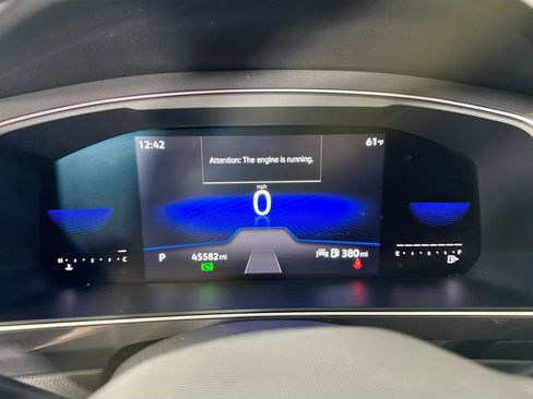 Used 2022 Volkswagen Tiguan SE w/ Panoramic Sunroof Package image 10