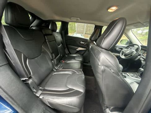 Used 2018 Jeep Cherokee Limited w/ Trailer Tow Group AWD/4WD image 24