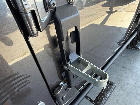 Used 2018 Jeep Wrangler Unlimited Sport S image 18