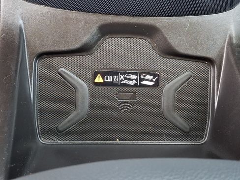 Used 2021 Chevrolet Colorado Z71 w/ Safety Package AWD/4WD image 27