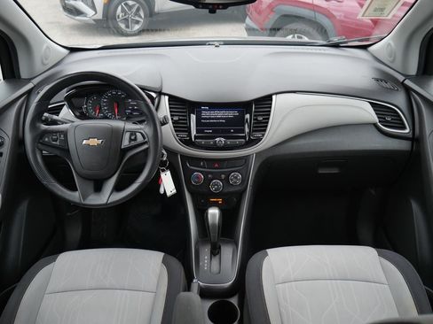 Used 2020 Chevrolet Trax LT FWD image 39