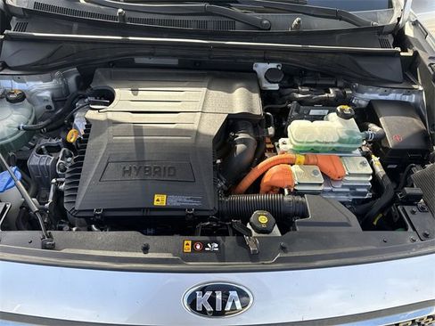 Used 2019 Kia Niro LX image 18