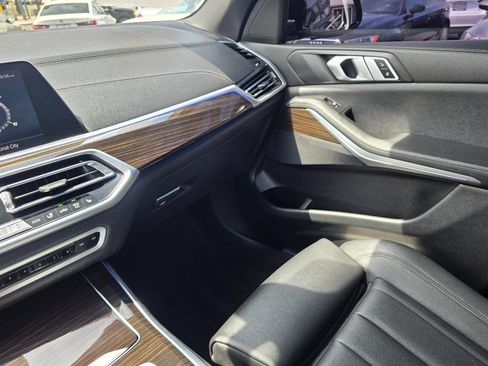 Used 2019 BMW X5 xDrive40i w/ Premium Package 2 AWD/4WD image 32