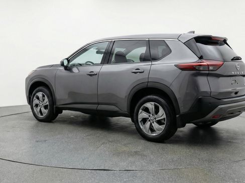 Used 2025 Nissan Rogue SV FWD image 6