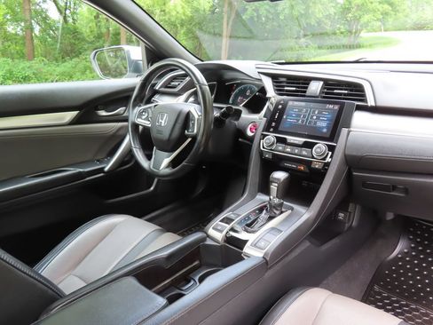 Used 2017 Honda Civic EX-L image 4