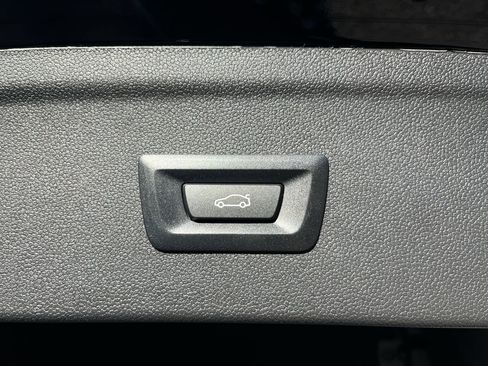 Used 2026 BMW iX xDrive60 w/ M Sport Package image 35