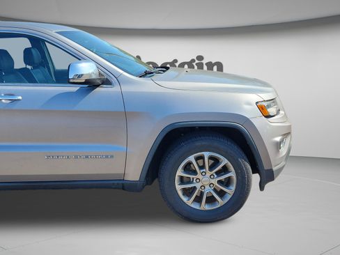Used 2015 Jeep Grand Cherokee Limited w/ Luxury Group II image 36