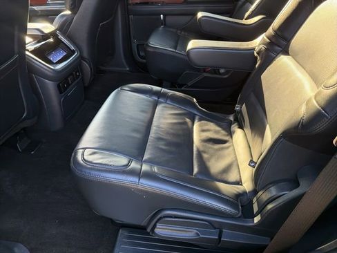 Used 2023 Lincoln Navigator Reserve image 7